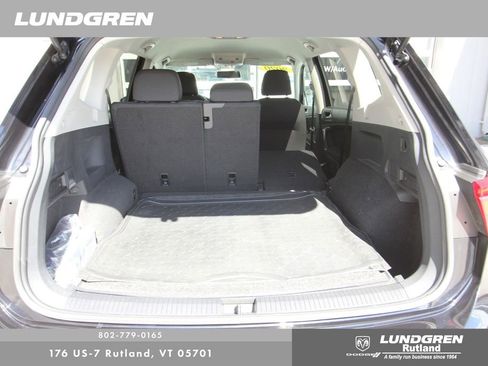 Used 2020 Volkswagen Tiguan S image 39