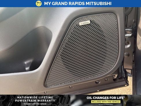 New 2026 Mitsubishi Outlander SEL image 12