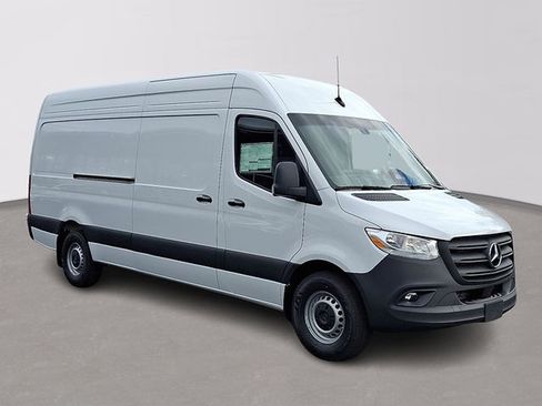Used 2026 Mercedes-Benz Sprinter 2500 image 3