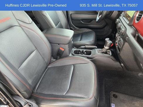 Used 2023 Jeep Gladiator Rubicon w/ Cold Weather Group image 15