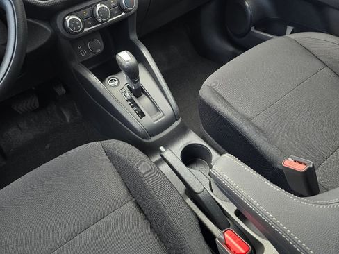 New 2025 Nissan Kicks Play S image 18