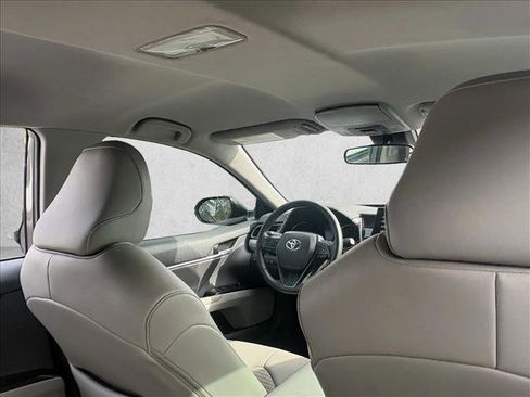 Used 2024 Toyota Camry SE image 17