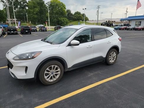 Used 2021 Ford Escape SE w/ Cold Weather Package AWD/4WD image 1