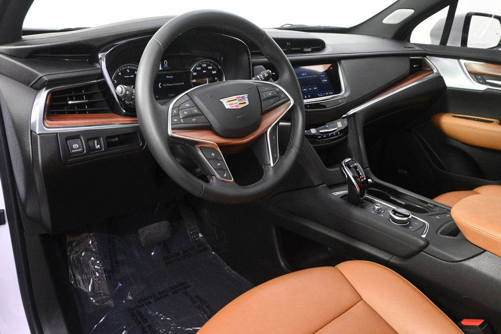 Used 2025 Cadillac XT5 Premium Luxury FWD image 11