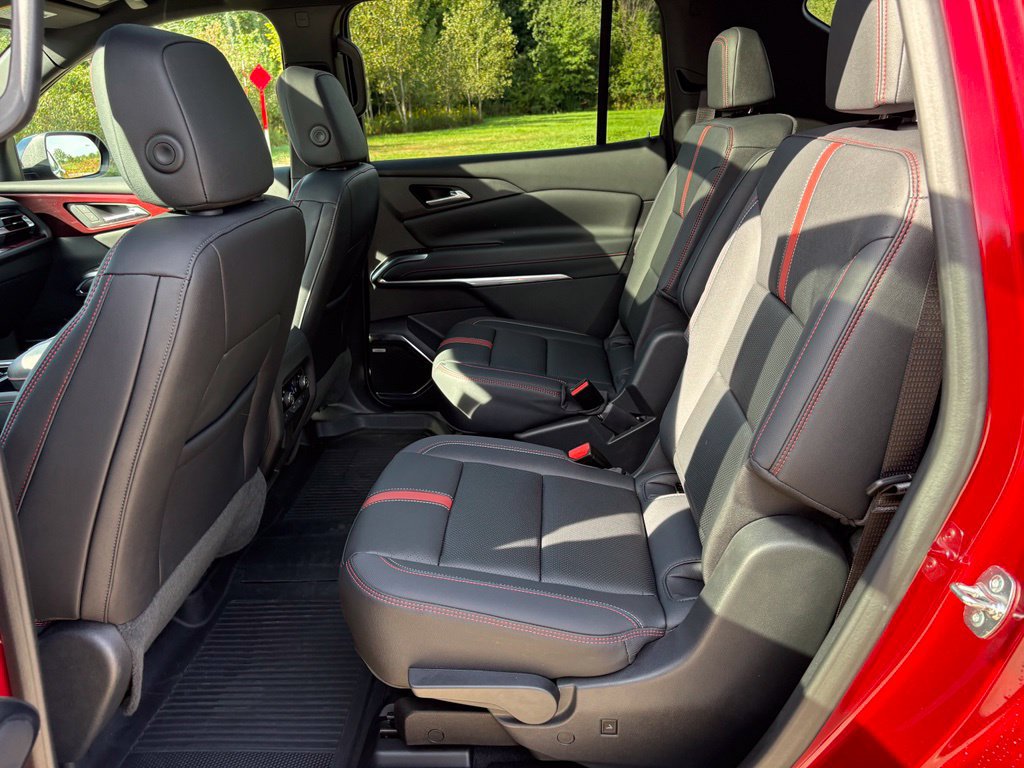 Used 2024 Chevrolet Traverse RS w/ LPO, Floor Liner Package AWD/4WD image 54