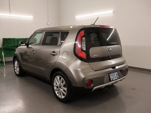 Used 2019 Kia Soul + image 4
