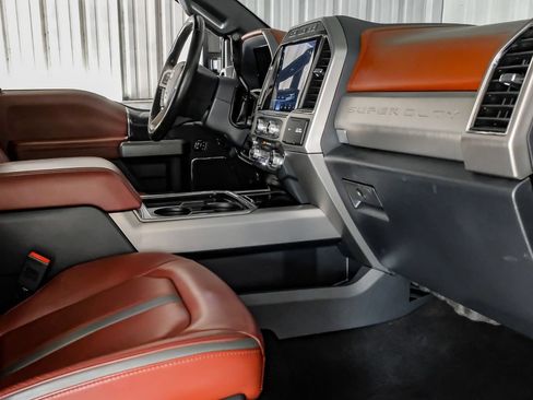 Used 2022 Ford F450 Platinum w/ FX4 Off-Road Package AWD/4WD image 13