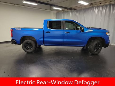 Used 2022 Chevrolet Silverado 1500 LT Trail Boss w/ LT Trail Boss Premium Package AWD/4WD image 9