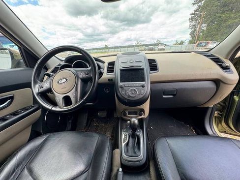 Used 2013 Kia Soul ! w/ Premium Pkg FWD image 31