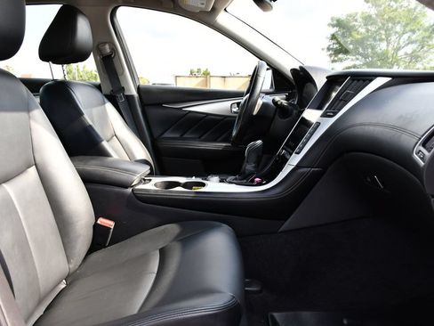 Used 2020 INFINITI Q50 Luxe w/ Essential Package (3.0T Luxe) AWD/4WD image 32