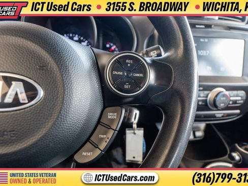 Used 2018 Kia Soul + FWD image 15