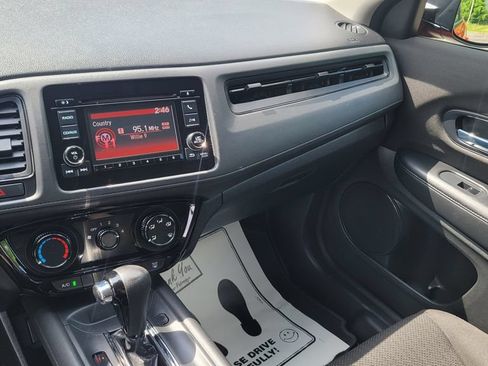 Used 2018 Honda HR-V LX image 21