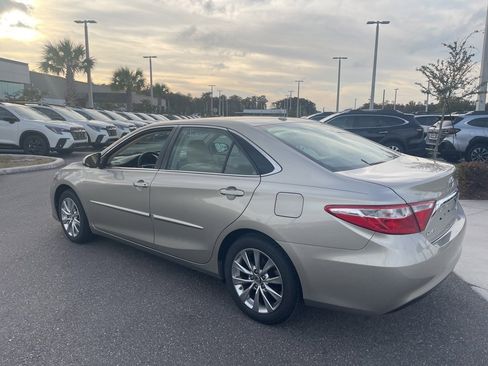 Used 2015 Toyota Camry XLE image 7