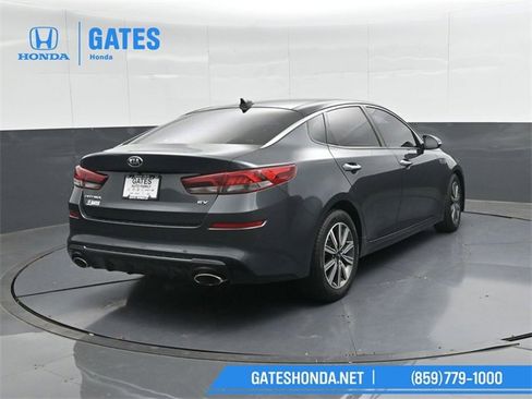 Used 2020 Kia Optima Premium image 2
