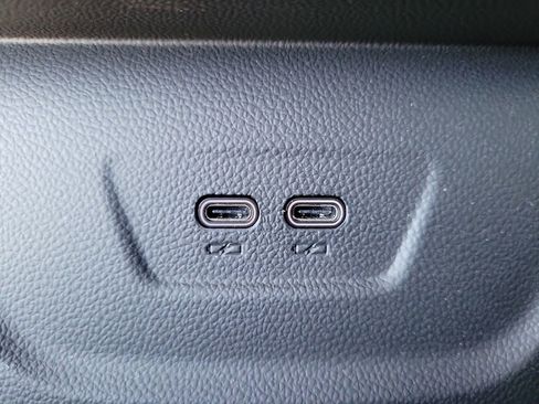 Used 2025 Chevrolet Blazer EV LT w/ Midnight/Sport Edition image 11