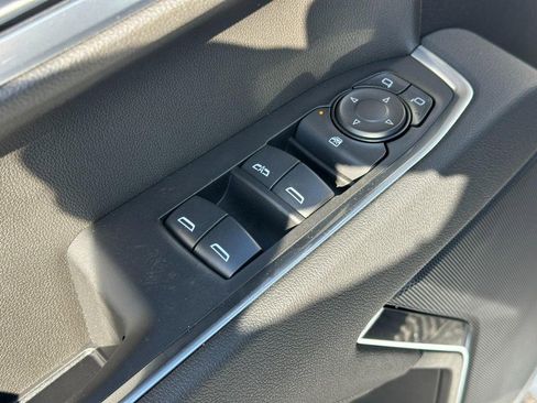 New 2026 GMC Sierra 1500 SLE image 10