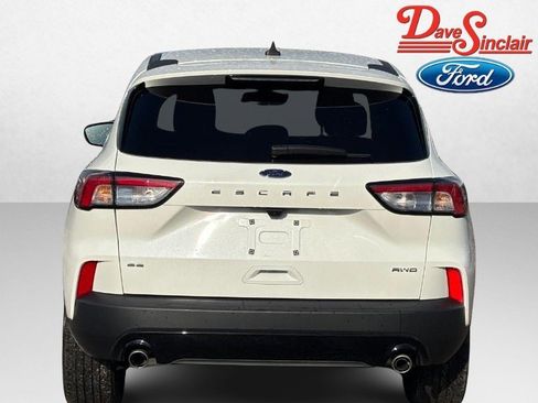 Used 2022 Ford Escape SE w/ SE Sport Appearance Package image 8