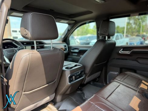 Used 2024 GMC Sierra 1500 Denali w/ Denali Reserve Package AWD/4WD image 16