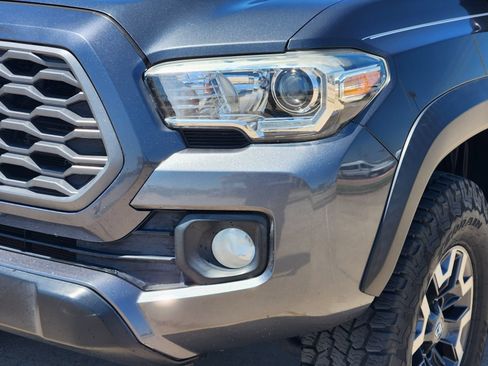 Used 2020 Toyota Tacoma TRD Off-Road w/ Technology Package AWD/4WD image 9