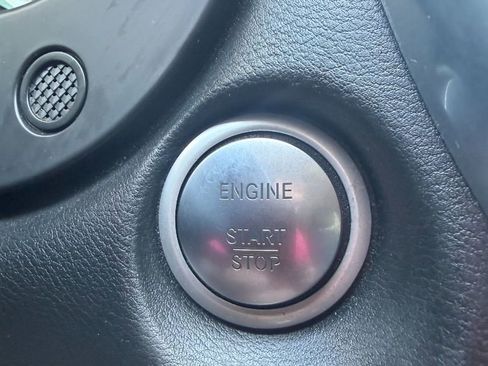 Used 2018 INFINITI QX30 FWD image 10