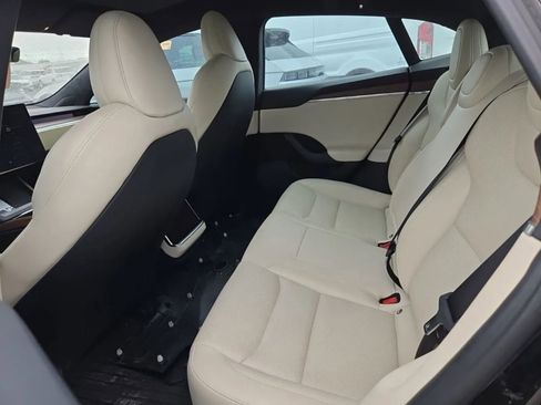 Used 2022 Tesla Model S image 3