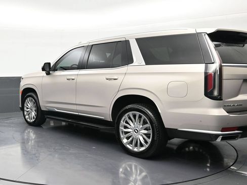 Certified 2022 Cadillac Escalade Premium Luxury RWD image 3