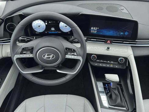 New 2026 Hyundai Elantra Limited FWD image 17