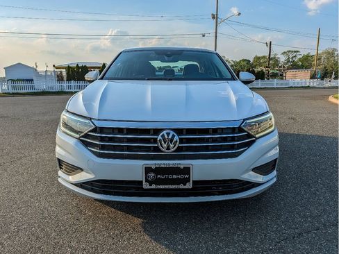 Used 2019 Volkswagen Jetta R-Line FWD image 2