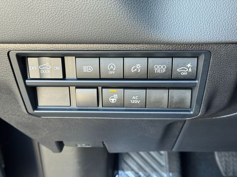 Used 2026 Toyota Tundra Limited AWD/4WD image 18