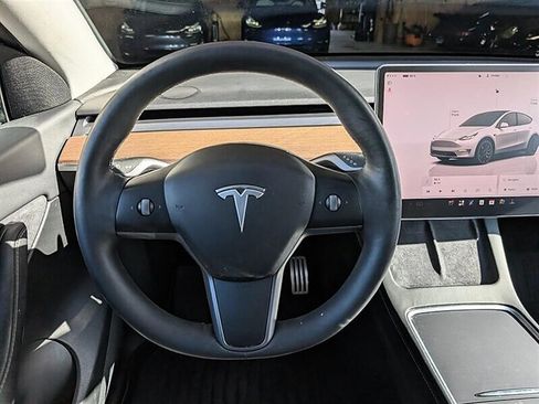 Used 2022 Tesla Model Y Performance AWD/4WD image 19