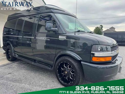 Used 2018 Chevrolet Express 2500 image 4