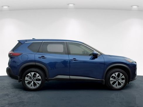 Used 2023 Nissan Rogue SV image 5