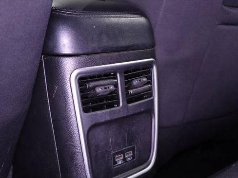 Used 2022 Chrysler 300 Touring w/ Sport Appearance Package RWD image 28