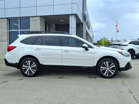 Used 2018 Subaru Outback 2.5i Limited AWD/4WD image 4