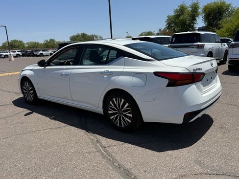 Used 2025 Nissan Altima 2.5 SV FWD image 7