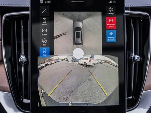 New 2026 Volvo XC90 T8 Plus image 40