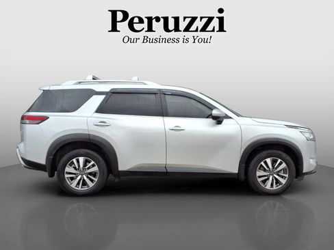 Certified 2023 Nissan Pathfinder SL AWD/4WD image 2