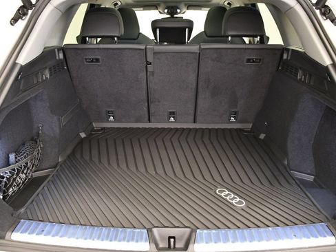 Used 2025 Audi Q5 Premium Plus w/ Premium Plus AWD/4WD image 55