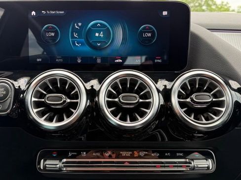Certified 2022 Mercedes-Benz GLA 250 4MATIC image 21
