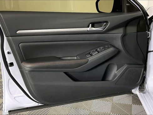 New 2026 Nissan Altima 2.5 SR AWD/4WD image 42