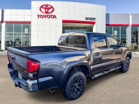 Certified 2023 Toyota Tacoma TRD Off-Road w/ Black Out Package (TMS) AWD/4WD image 6