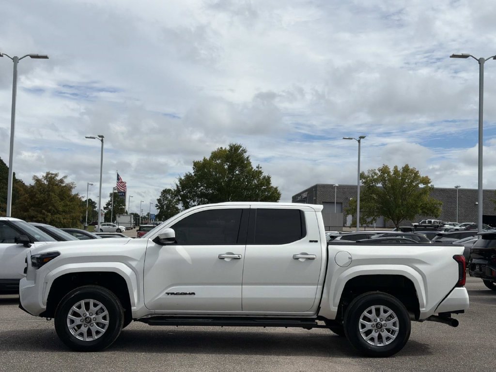Used 2025 Toyota Tacoma SR5 RWD image 7