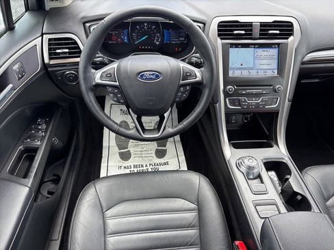 Used 2017 Ford Fusion Energi SE FWD image 4