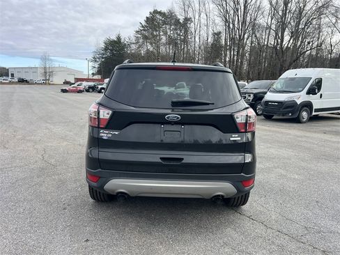 Used 2018 Ford Escape SE image 6