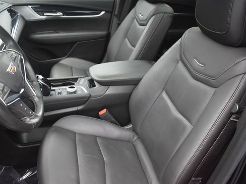Used 2024 Cadillac XT5 Premium Luxury AWD/4WD image 13