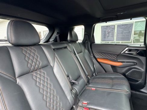 Used 2022 Mitsubishi Outlander SEL image 11