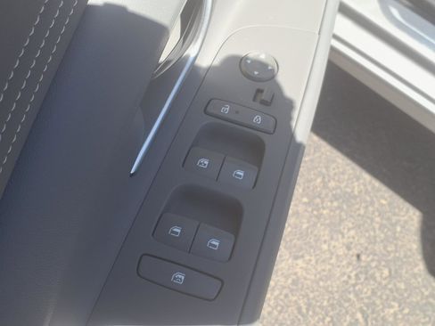 Certified 2025 Hyundai Elantra SEL FWD image 19