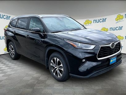 Used 2023 Toyota Highlander XLE