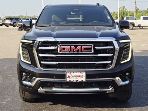 New 2025 GMC Yukon Elevation image 9