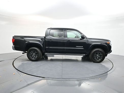 Used 2020 Toyota Tacoma SR5 image 8